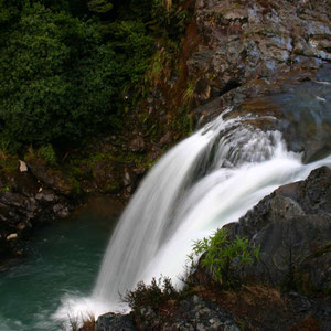 Wasserfall an den Hängen des Tongariro