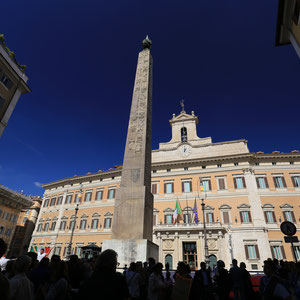 Obelisk vor Palazzo di Montecitorio