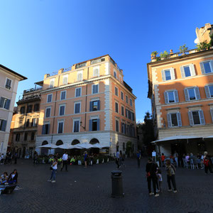 Piazza Santa Maria, Trastevere