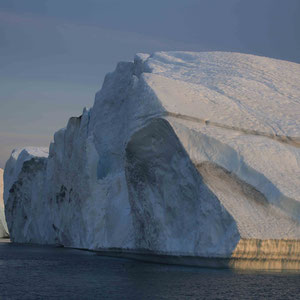 Eisberge an der Mündung des Kangia Fjords