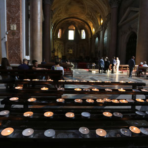 Echte Kerzen in Santa Maria degli Angeli