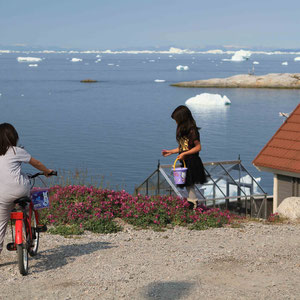Zwei Inuit Mädchen