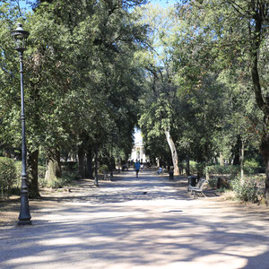 Weg im Park der Villa Borghese