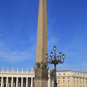 Obelisk auf dem Petersplatz