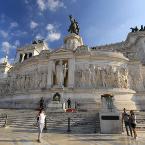 Statue von Emanuele II