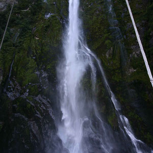 Wasserfall auf dem Milford Sound
