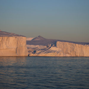 Eisberge am Kangia Fjord