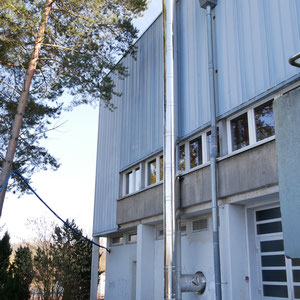 Edelstahl Schornstein / Kamin - Schule / Sporthalle