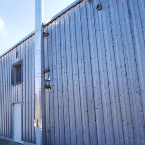 Edelstahl Schornstein / Kamin - Nahwärme / Heizhaus