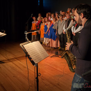 Natahlie Aubin, Paul Robert, les Choraleurs dans  Carmen in Swing