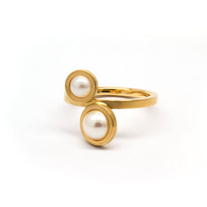"Twin Ring" Ring : 18ct gold, akoya pearls