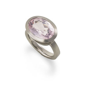 Ring "Lucide Rosé" : palladium 950, rose quartz 