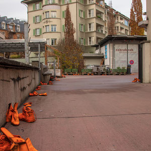 Installation zur Schlussausstellung «zwischen» – ATELIERTURM, Innenhof Alte Feuerwehr Viktoria – 2018