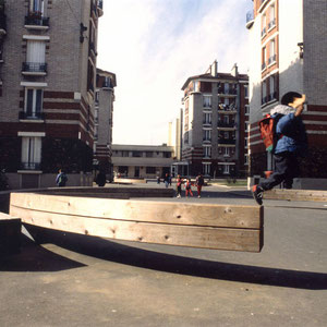 1993 - Revitalizing the green spots of heavily inhabited area, Monumental sculpture, Red cedar and galvanized steel, LOGIAL, Alfortville, France.