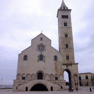 Cattedrale di Trani (XII sec.), dedicata a S. Nicola pellegrino