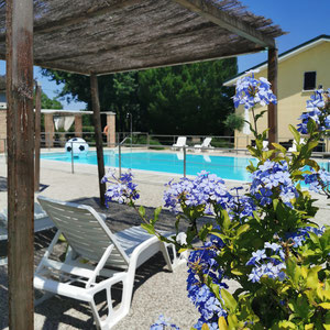 B&B vicino a Mantova con  piscina, bagno privato, colazione, motocross mantova, parcheggio, economico