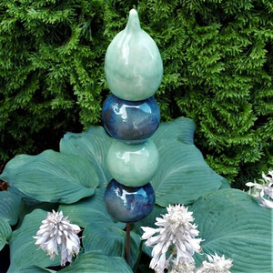glasierte Gartenstele