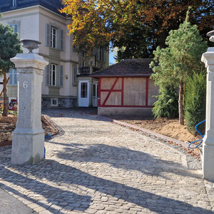 Postament in Kalkstein