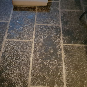 Kirche Wimmis, Bodenplatten aus Ringgenberger Kalkstein, André Iseli Steinmetz