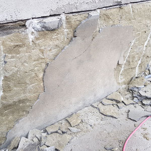 Sockel aus Berner Sandstein ersetzen, André Iseli Steinmetz