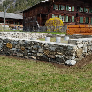 Bruchsteinmauer, aufmauern einer neuen Bruchsteinmauer, Blankenburg