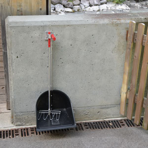 Graffitentfernung, André Iseli Stein- u. Bildhauerwerkstatt, Wimmis