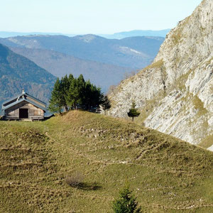 Pécloz (Bauges, 73) : le chalet des Gardes - AU BOUT DES PIEDS