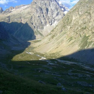 Ecrins : Pointe de l'Alpe (?) - AU BOUT DES PIEDS