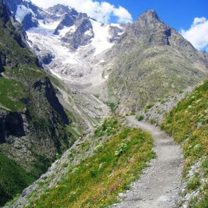 Ecrins : vue vers la Meije - AU BOUT DES PIEDS