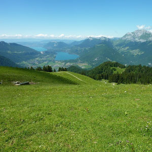 Lac d'Annecy, depuis les chalets de l'Eau froide - AU BOUT DES PIEDS