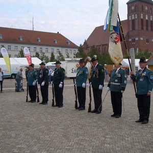 Bereit zum Salutschießen am 13.09.2015