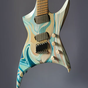 HEART "JB"(custom), Gitarrenform nach der Entwurfszeichnung des Kunden, fließende Formen, Inspiration Wasserverläufe & Holzmaserung, 2020