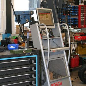 Moderne Technik - für optimalen Service im Kfz-Meisterbetrieb in Rutesheim (Nähe Leonberg).