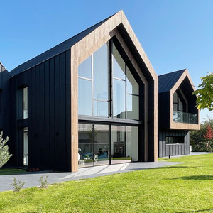 MAISON CONTEMPORAINE EN STRUCTURE TRADITIONNELLE