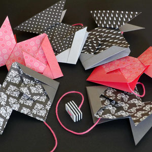 4. Mobile origami rose et noir