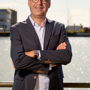 Portrait Corporate