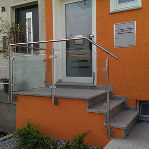 Edelstahlglasgeländer mit Glashaltern