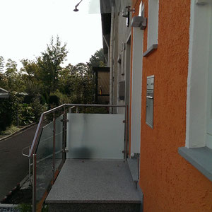 Edelstahlglasgeländer mit Glashaltern