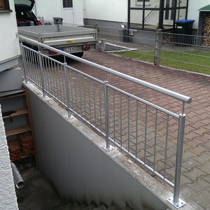 feuerverzinktes Stahlgeländer