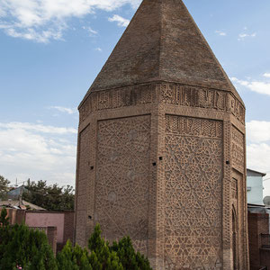 Azerbaijan / Aserbaidschan - Yusif Ibn Kuseir Grabmal in der autonomen Republik Nakhchivan