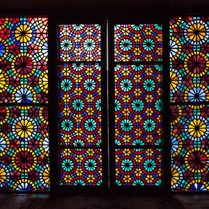 Azerbaijan - Die bunten Glasfenster im Khan-Palast in Sheki