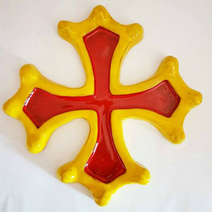 Croix occitane semi évidée diamètre 33 émaillée jaune et rouge