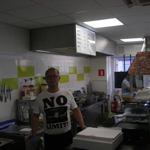 Onze gastheer op de eerste reunie na de sluiting