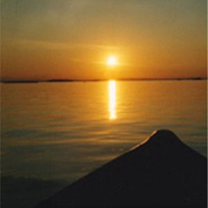 Ihre privater Sonnenuntergang auf dem See mit Ihrem Boot und Ihren Lieben. Willkommen, wo wir uns wohlfühlen!