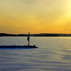 Ruhe und Gelassenheit im polaren Winter finden... und weiter auf dieser Seite zur Bildergalerie "Impressionen am See" ... Enjoy!