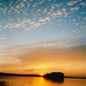 Sonnenuntergang am Päijänne See an Ihrem Ferienhaus. Fahren Sie mit dem Boot hinaus und genießen Sie das abendliche Panorama am See