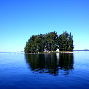 Eine der 50 Inseln und Schären des großen, naturgeschützten Archipels vor Ihrem Domizil