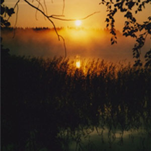 Ruhige Angelzonen auf dem Päijänne See vor Ihrem Haus beim Sonnenuntergang