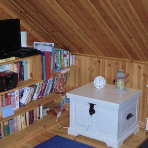 Place for kids at the gallery: 2. DVD Player /TV. FOR KIDS AND ADULTS: books, indoor-games, DVD´s, CD´s different genres