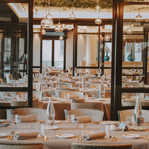 interieur d'un restaurant lieu de reception 